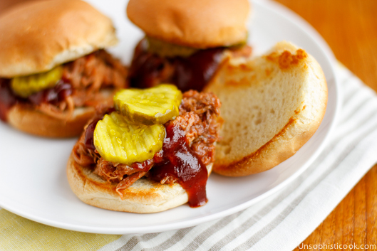 Slow cooked cola pulled pork burgers recipe